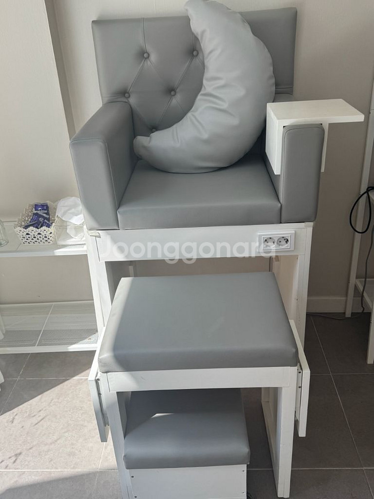 네일시술대,페디의자,네일선반,수납장 팝니다.--1