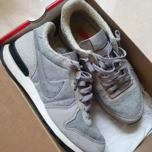 나이키 인터내셔널리스트 일본한정판