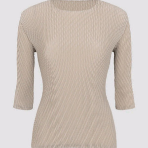 이세이미야케 탑 롬버스 플리츠 탑 애쉬 베이지 2사이즈