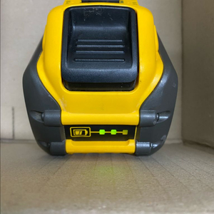 디월트 배터리 60V,20V 겸용 9ah 판매합니다