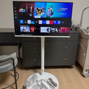 삼성 M7 32인치 화이트 팔아요(삼텐바이미)