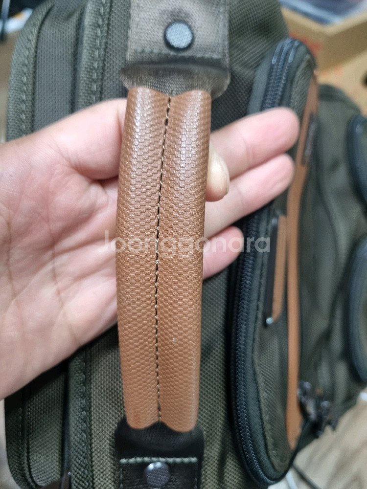 투미 알파2 컴팩트 랩탑브리프백팩--3