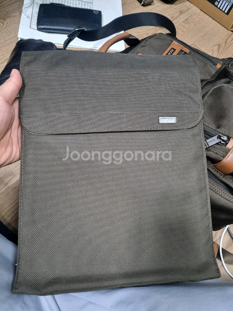 투미 알파2 컴팩트 랩탑브리프백팩--7