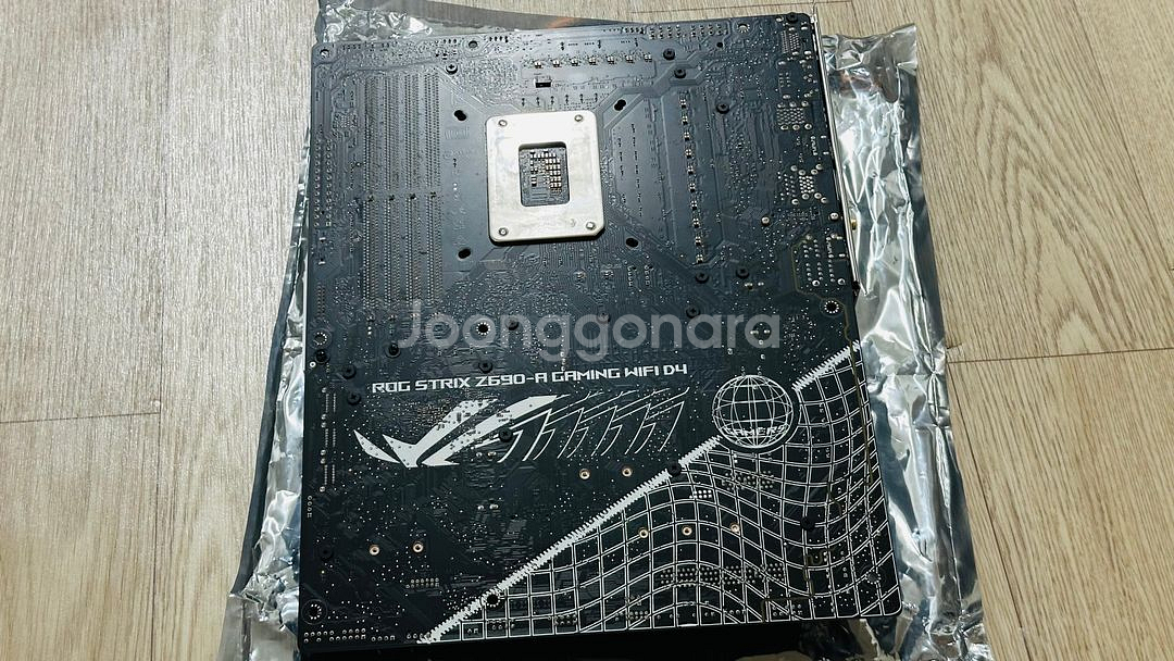 ROG STRIX Z690-A GAMING WIFI--5
