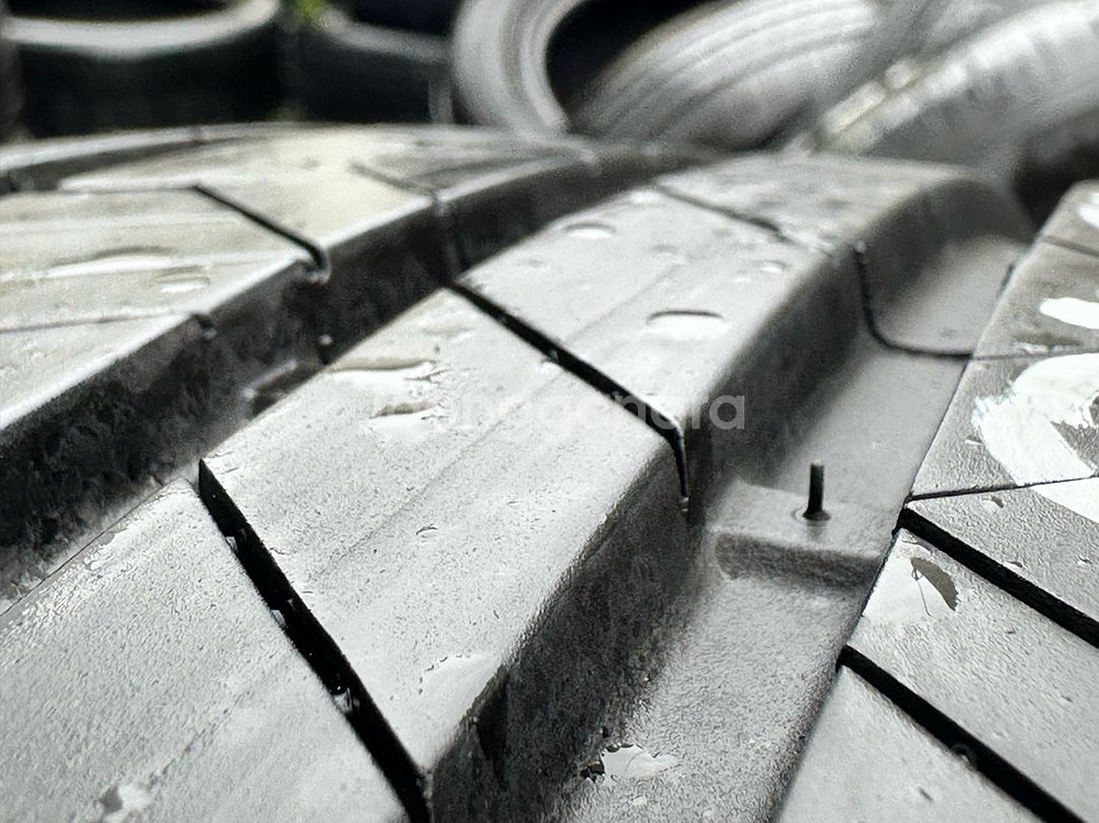 225 45 18한국중고타이어2개2254518--1