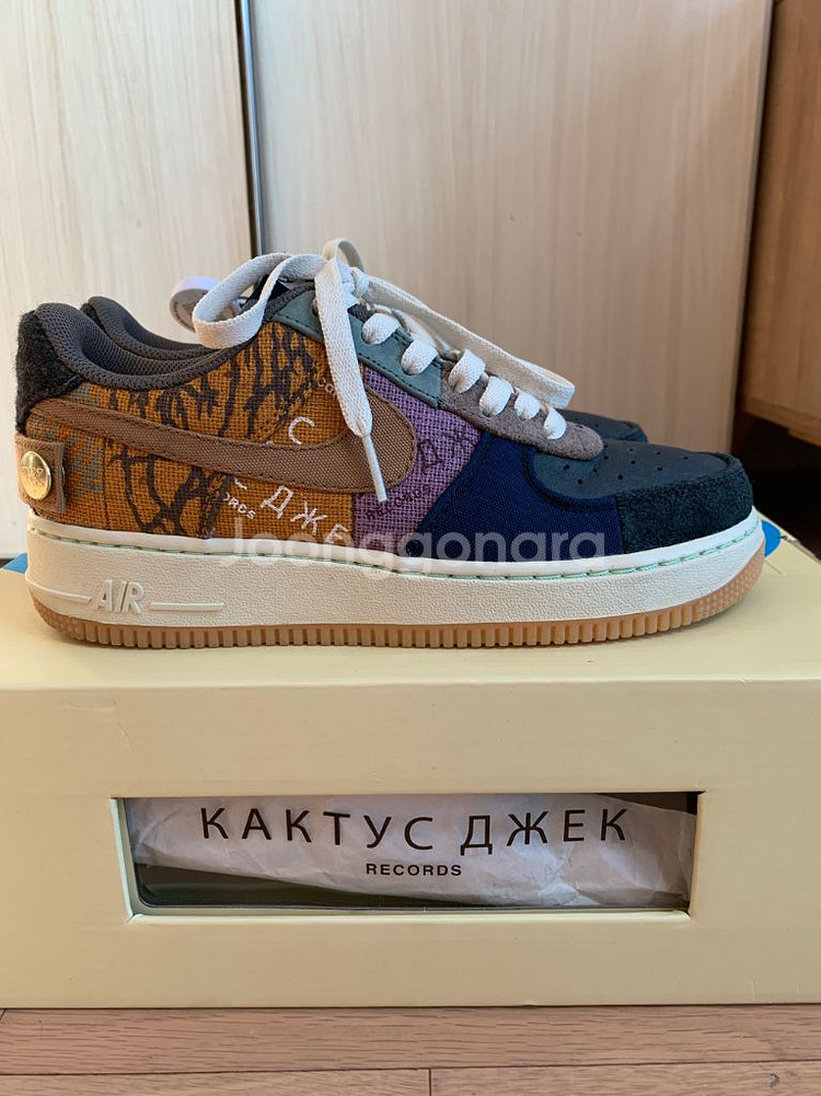 [240 나이키 트래비스 스캇 에어포스1 로우 캑터스잭--4