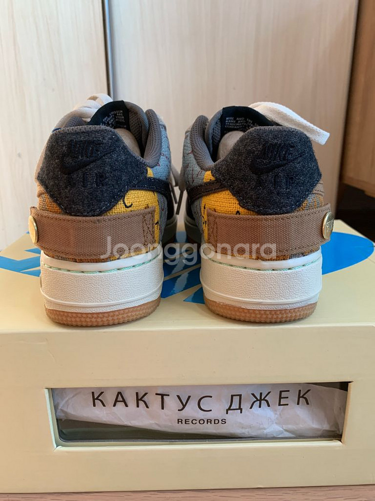 [240 나이키 트래비스 스캇 에어포스1 로우 캑터스잭--2