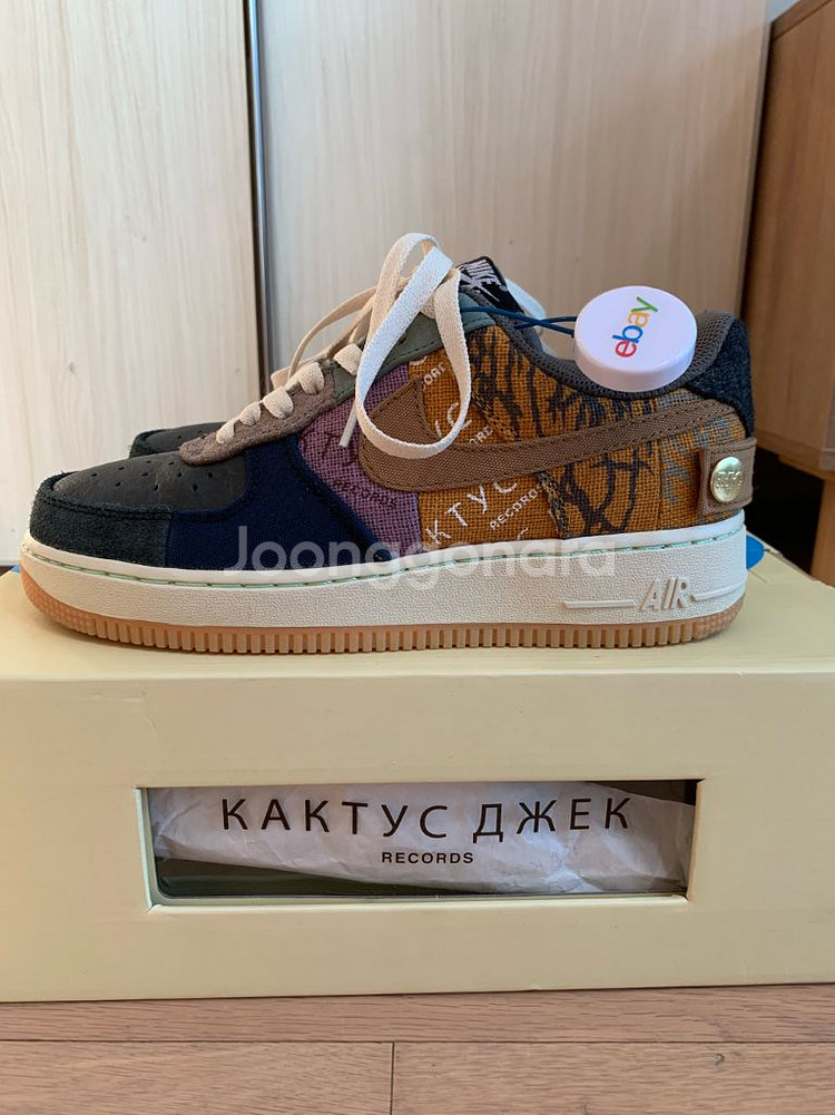 [240 나이키 트래비스 스캇 에어포스1 로우 캑터스잭--5