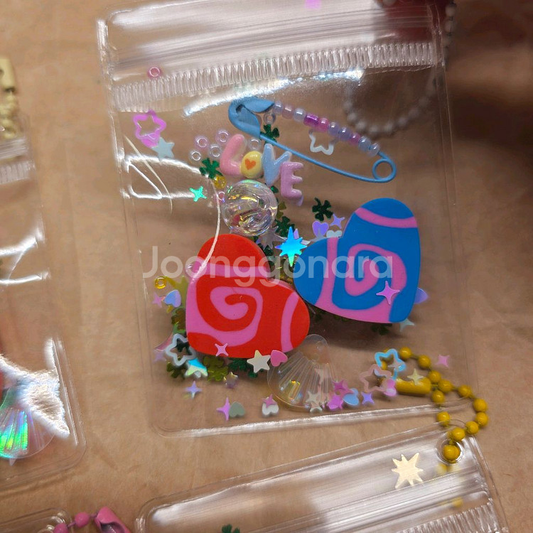 지퍼백 고전느낌 하트지우개 키링 4개.--2