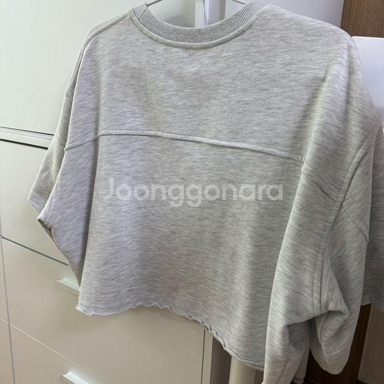 한섬 랑방컬렉션 크리스탈 로고 크롭 맨투맨 88--3