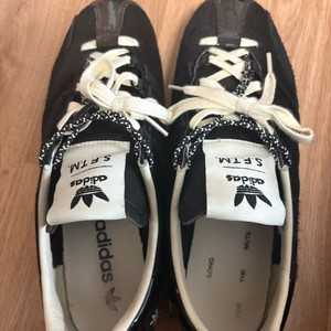 아디다스x송포더뮤트 컨트리 280mm 새상품