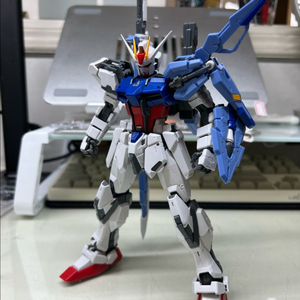 [궁극니퍼][깔끔가조] 용도자 소드스트라이크 팝니다