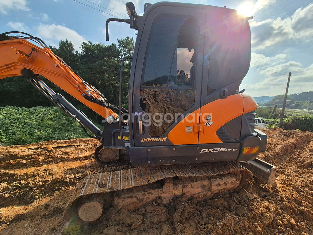 두산 02 특A급 중고굴삭기 DX55 2020년식 회링--6