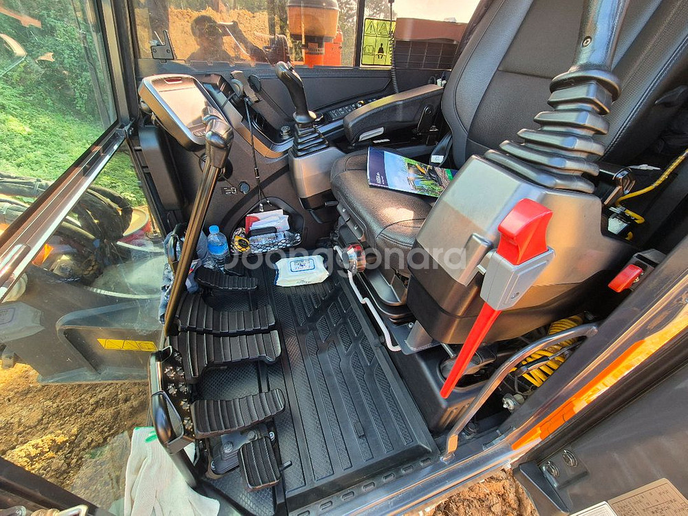 두산 02 특A급 중고굴삭기 DX55 2020년식 회링--8