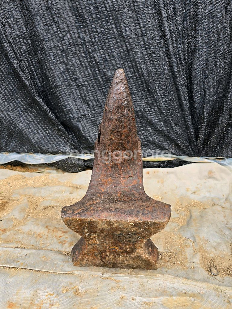 대장간 모루--3