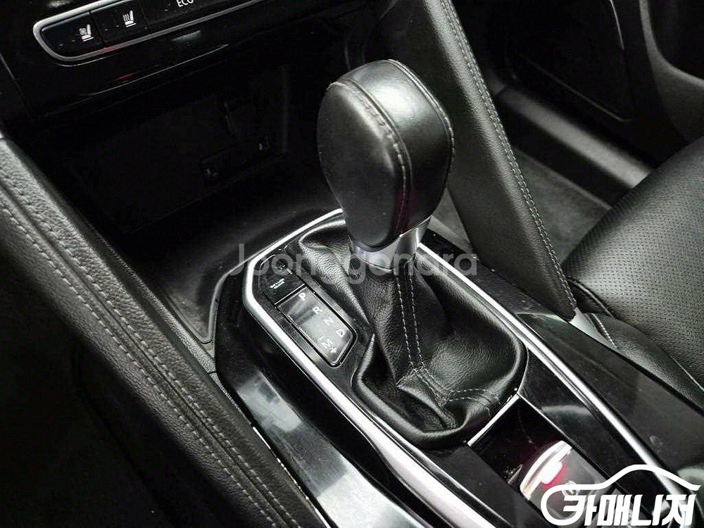 [르노코리아(삼성)]더뉴QM6 2.0 LPe RE 2W--7