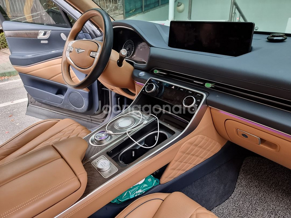 22년식 Gv80 판매합니다--3