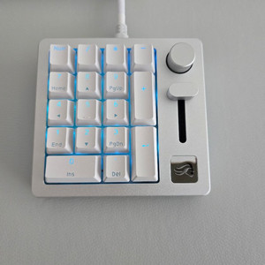 글로리어스 GMMK NUMPAD 유무선+항공케이블