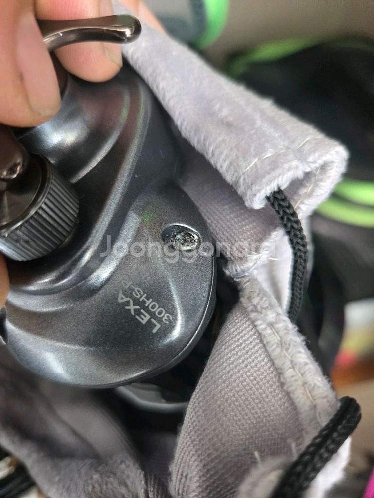 다이와 렉사 300 베이트릴 삽니다--0