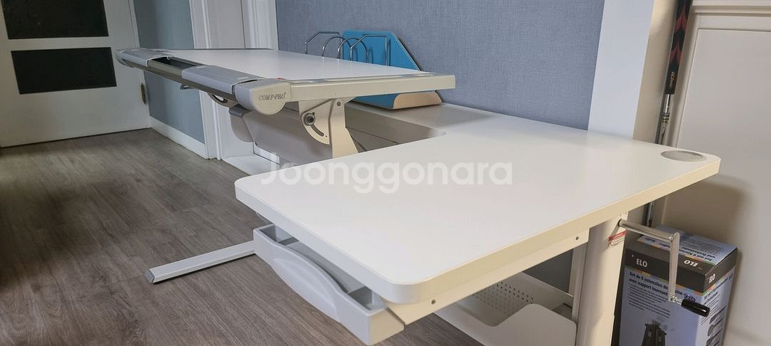 COMF-PRO 책상--1