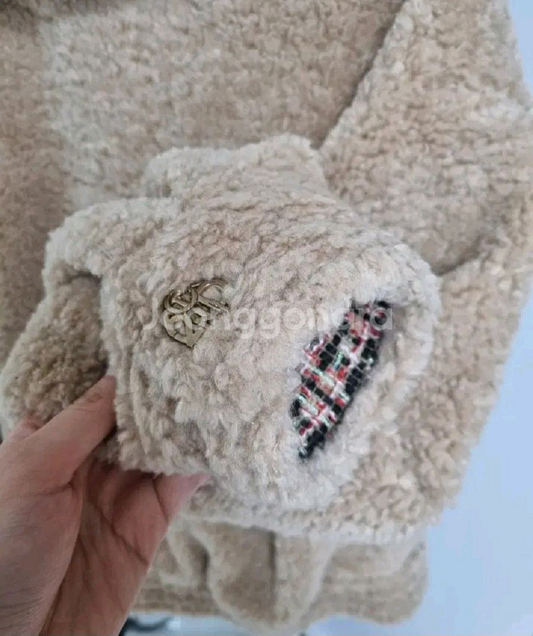 오즈세컨 크리스탈버튼 부클레 재킷--4