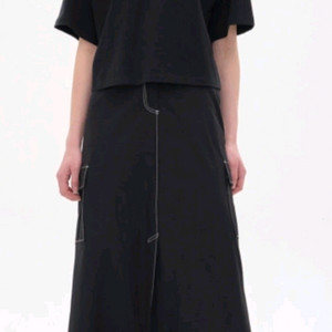 오즈세컨 자수 크롭 티셔츠