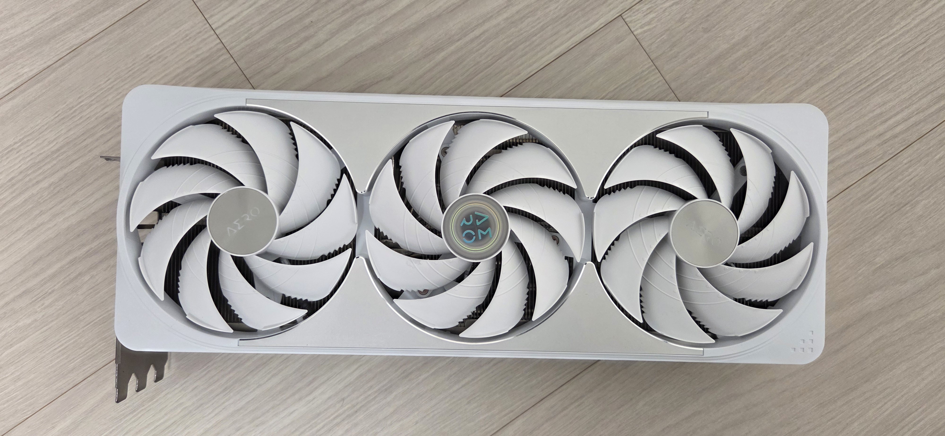 rtx 5070ti aero 판매합니다. 안양 직거래--0