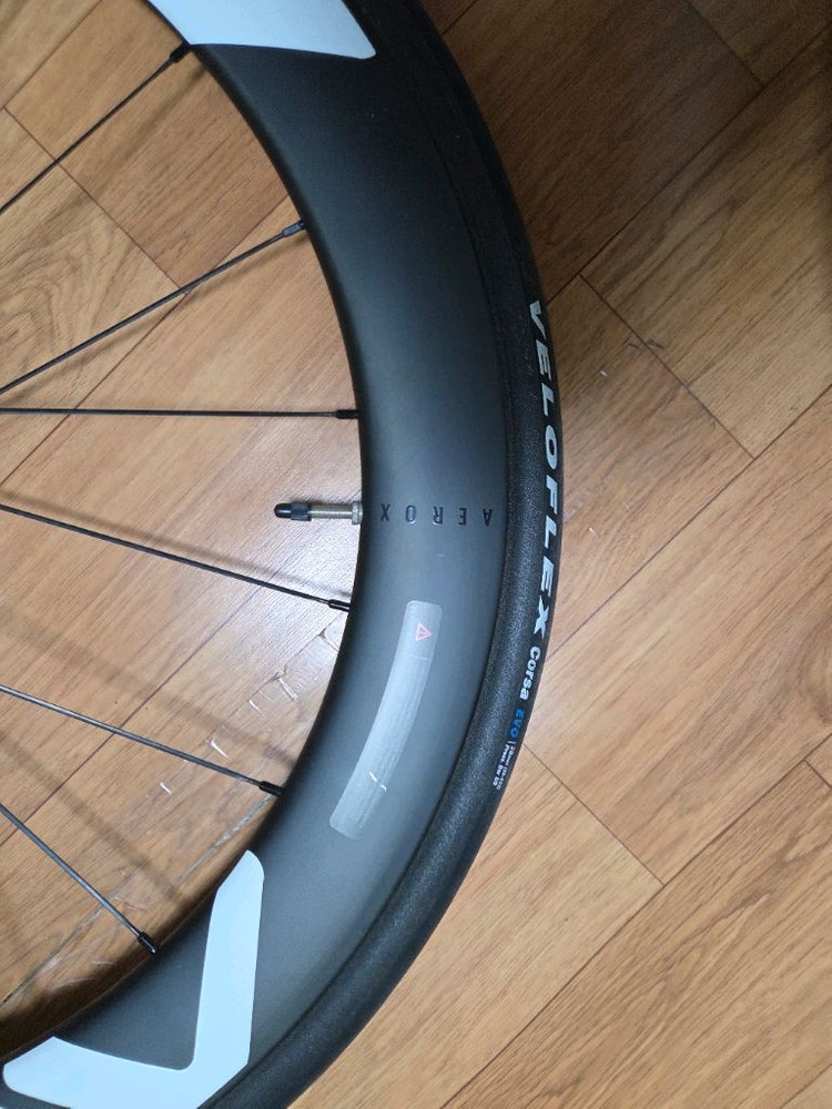 아비아브 에어로엑스 카본휠 팝니다 이미지