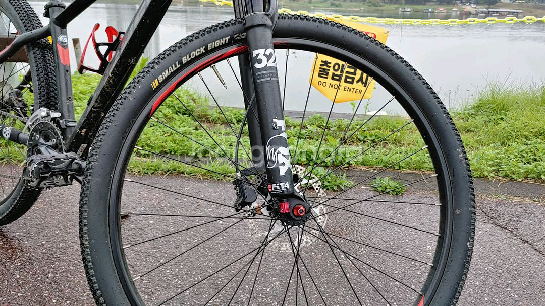 예거 아스펜 5F 팝니다. 14인치--3