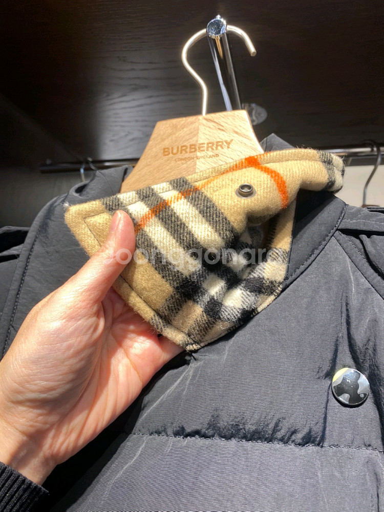 버버리 신상 여성 롱 패딩 새제품 판매합니다--2