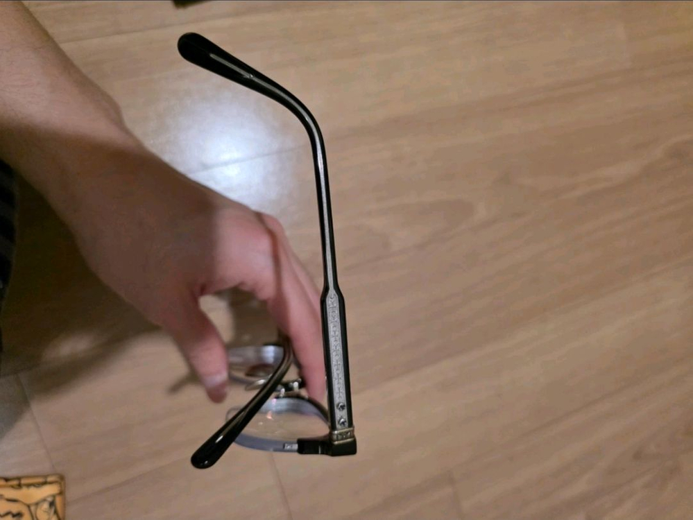 크롬하츠 니너스 블랙실버 안경테 팝니다 이미지