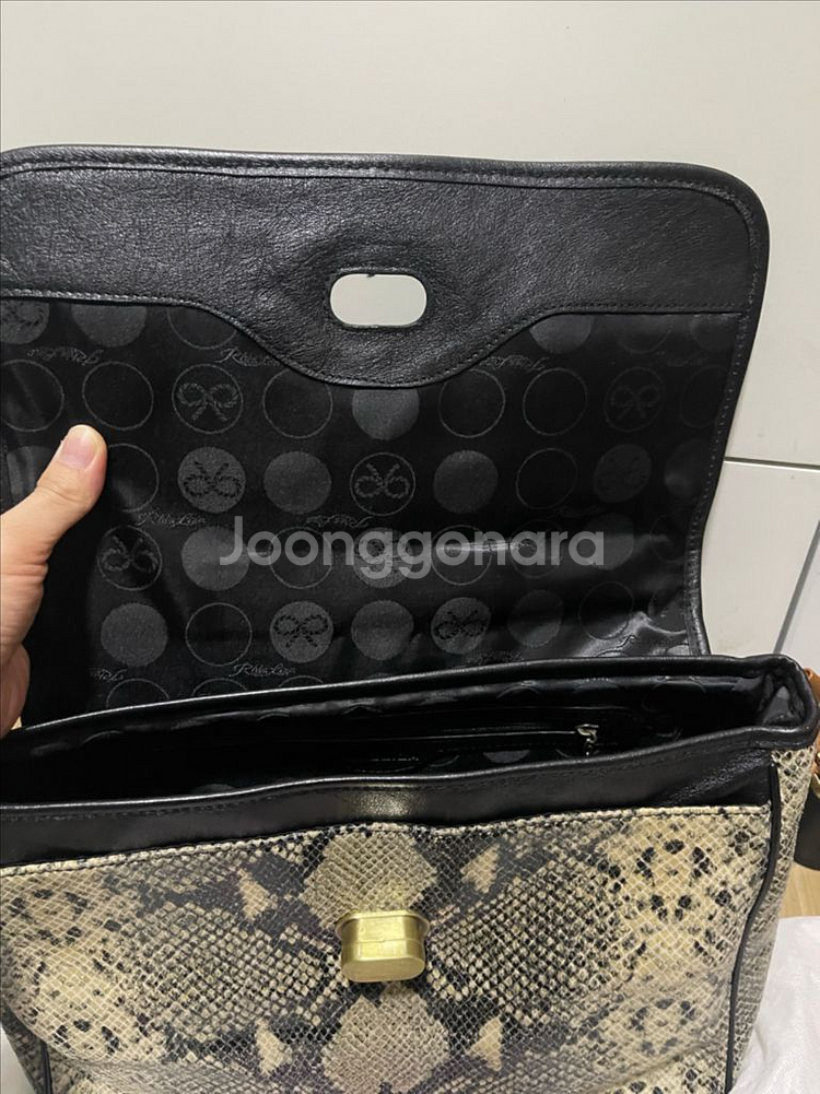 (새상품급)리즐리자 사첼백,파이톤(뱀피) 클래식백(택포--2