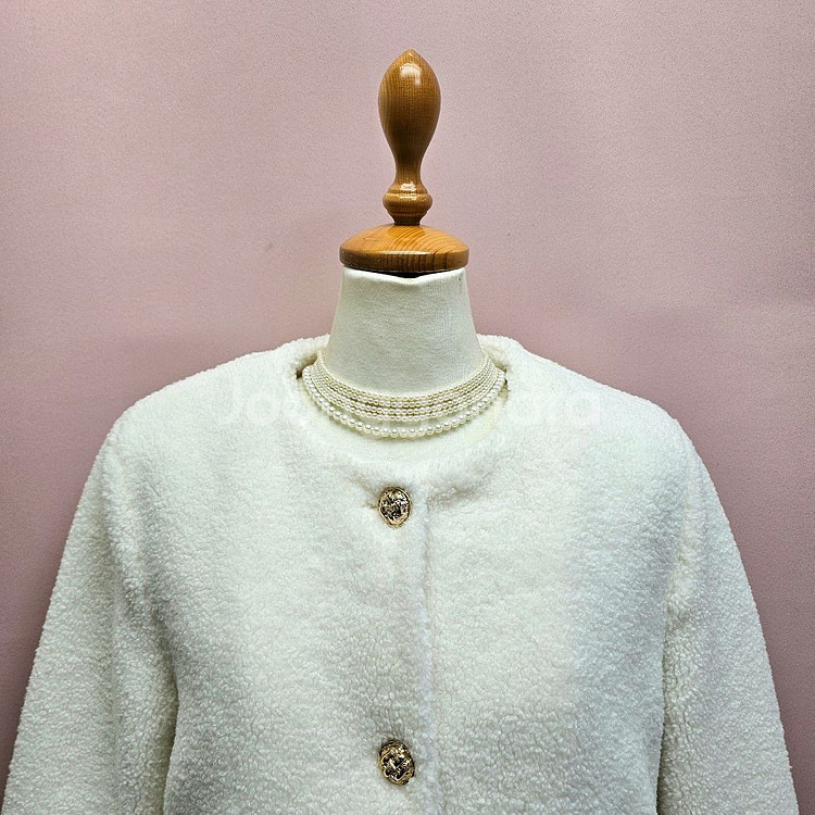 (새상품) 러블리 뽀글이 누빔 금장 자켓--4