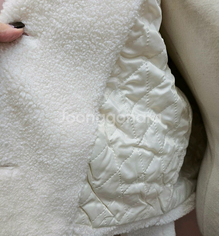 (새상품) 러블리 뽀글이 누빔 금장 자켓--8