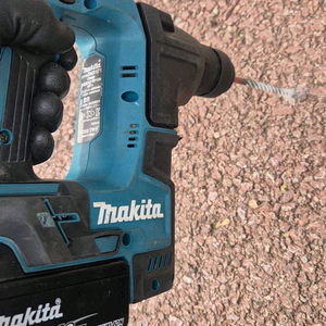 정품 마끼다 18v 해머드릴+5A배터리