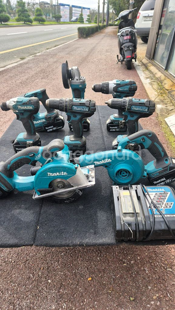 정품 마끼다 18v 해머드릴+5A배터리--5