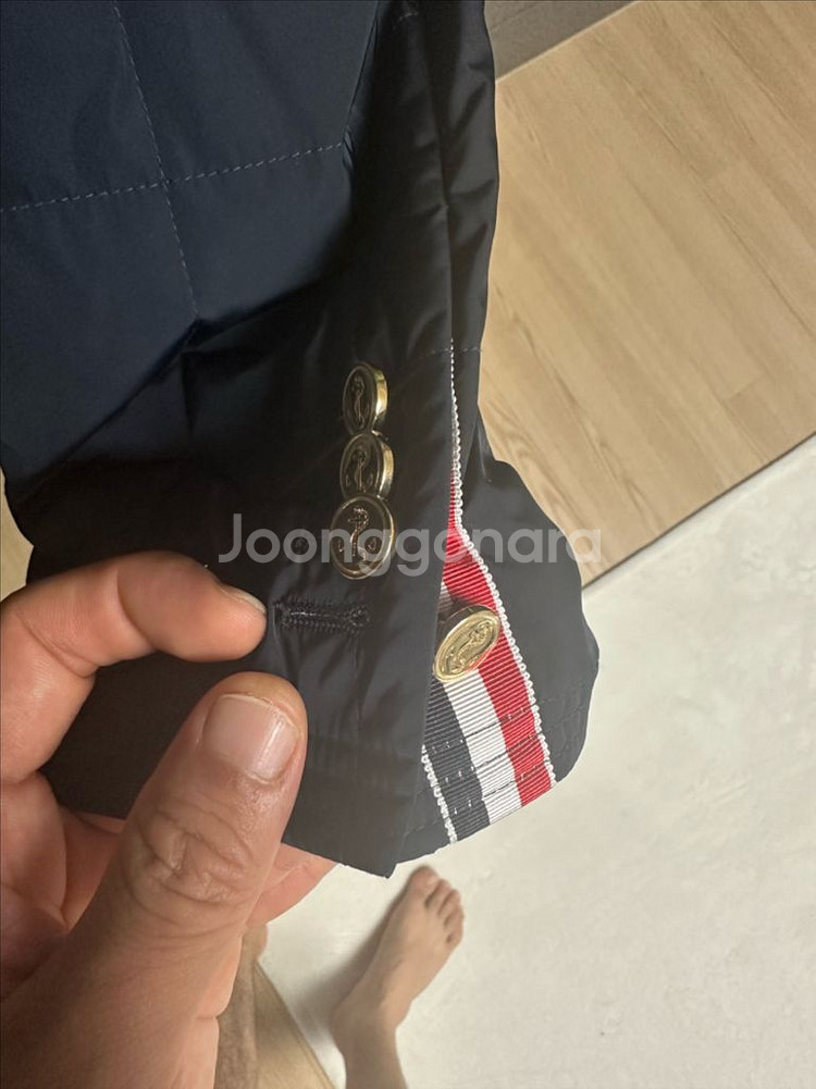 톰브라운 백삼선 패딩코트 4사이즈--2