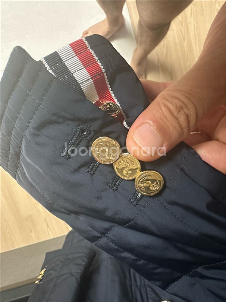 톰브라운 백삼선 패딩코트 4사이즈--3