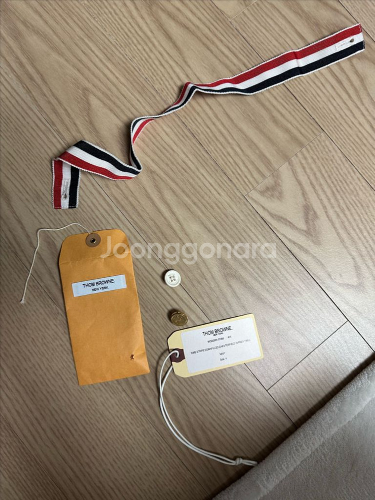 톰브라운 백삼선 패딩코트 4사이즈--7