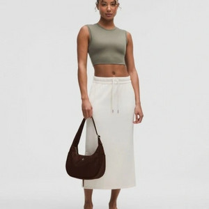 룰루레몬 시티에센셜숄더백 새제품