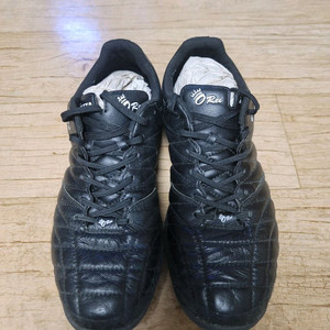 아슬레타 O Rei 검정 풋살화 255 팝니다