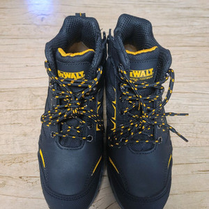 디월트 오클랜드2 안전화 245 팝니다
