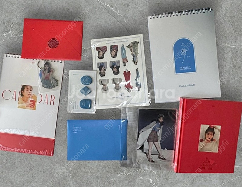 [미개봉/새제품]아이유(IU) 러브포엠 앨범 및 굿즈--1