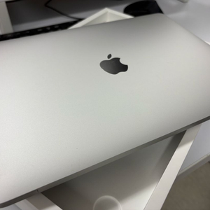 맥북프로 13(M2, 16GB, 256GB)