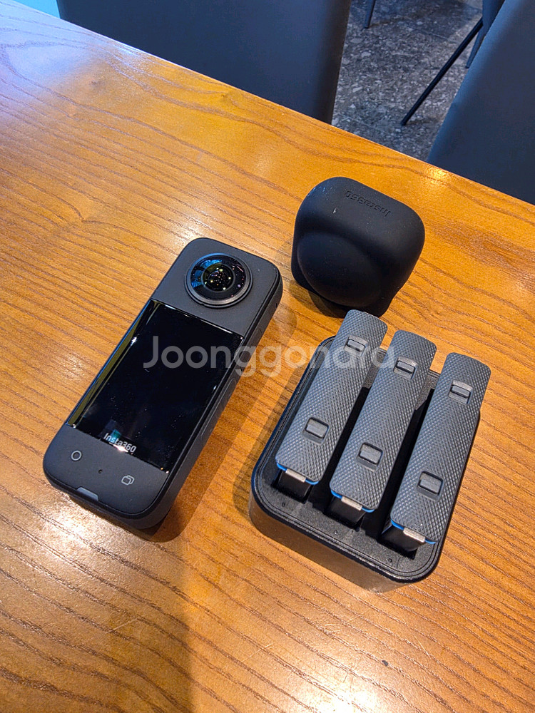 인스타360 X3 액션캠 + 배터리 3개--0