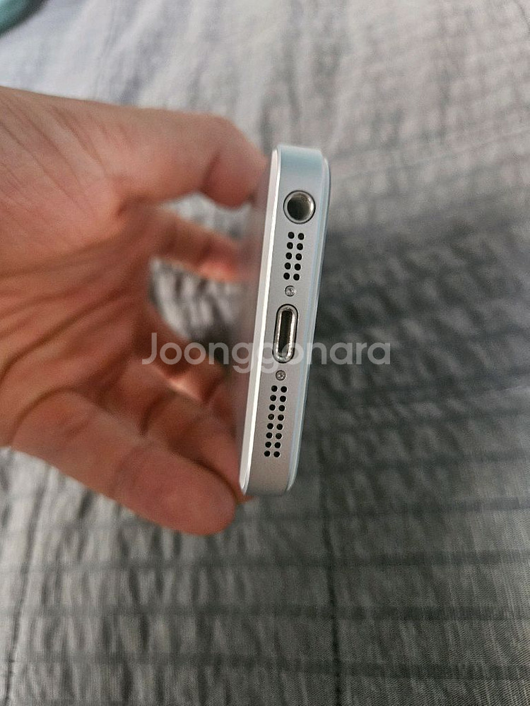 [새상품급,순정] 아이폰se1 실버128g 배터리100--5