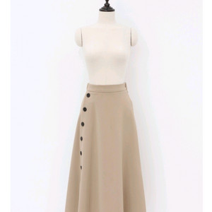 새상품)블룸인메이 제작 단추 훌 스커트S