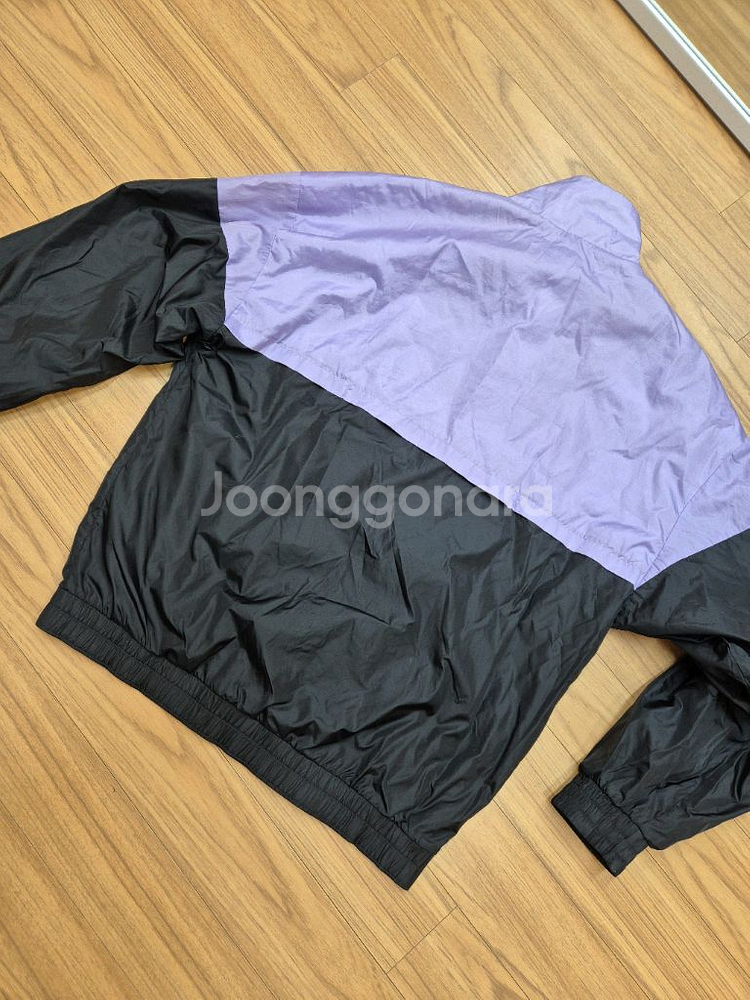 널디 바람막이 자켓 M 사이즈입니다색상은 퍼플과 블랙--1