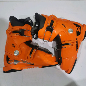 테크니카 키즈 205mm 스키부츠