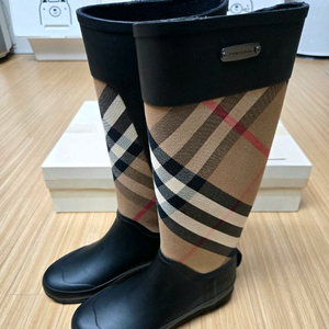 버버리 레인부츠 35